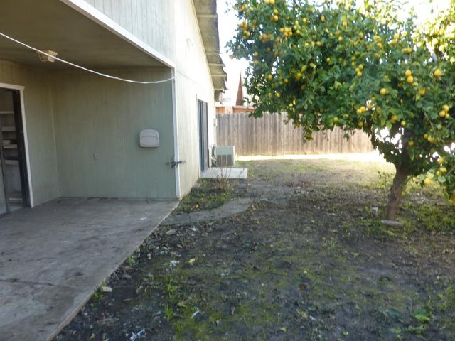 1927 Montauban Ct, Stockton, CA 95210