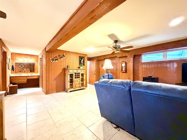 22557 Waterview Circle, Flint, TX 75762