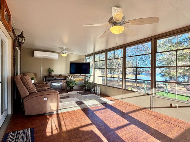 22557 Waterview Circle, Flint, TX 75762