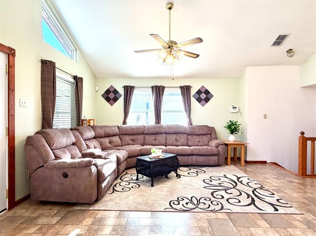 22557 Waterview Circle, Flint, TX 75762