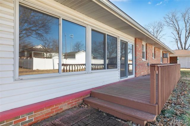 107 Park, Brighton, IL 62012