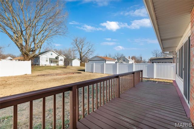 107 Park, Brighton, IL 62012