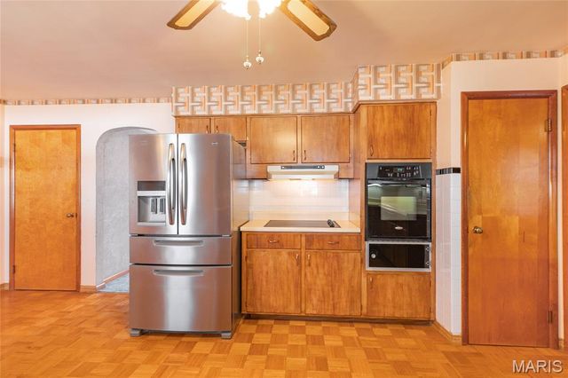 107 Park, Brighton, IL 62012