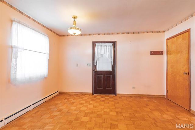 107 Park, Brighton, IL 62012