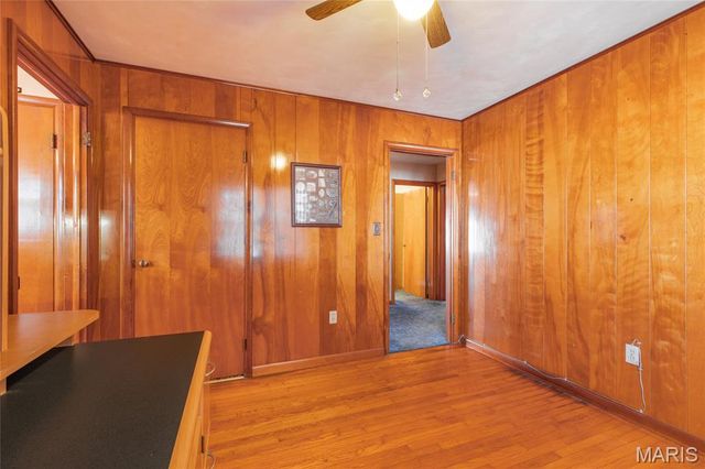 107 Park, Brighton, IL 62012