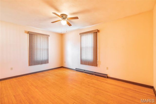 107 Park, Brighton, IL 62012