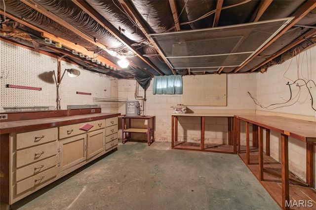 107 Park, Brighton, IL 62012