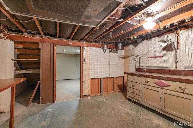 107 Park, Brighton, IL 62012