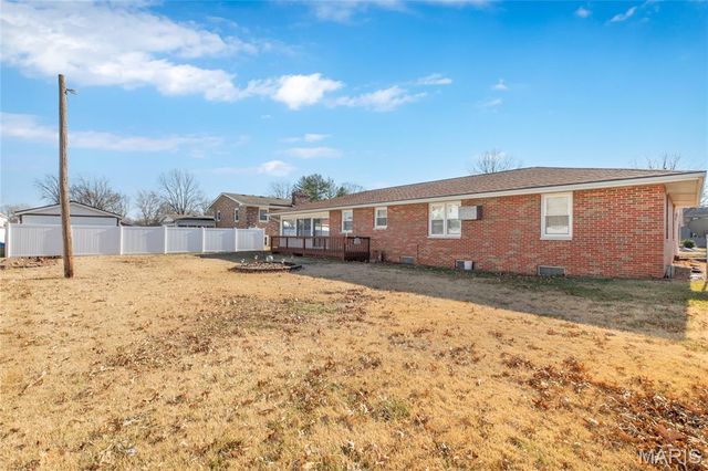 107 Park, Brighton, IL 62012