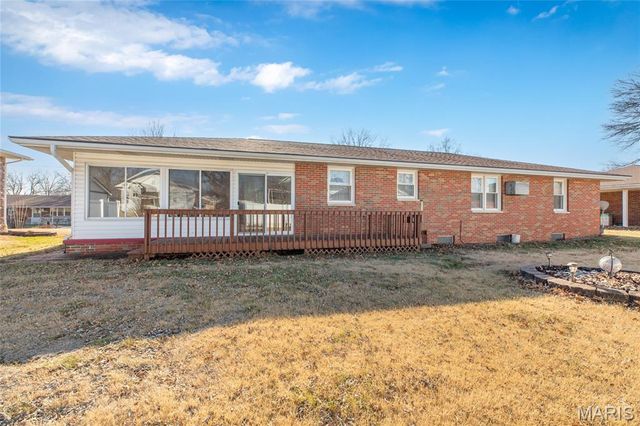 107 Park, Brighton, IL 62012