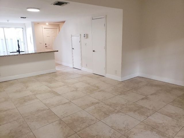 89 SW 3rd Street, Pompano Beach, FL 33060