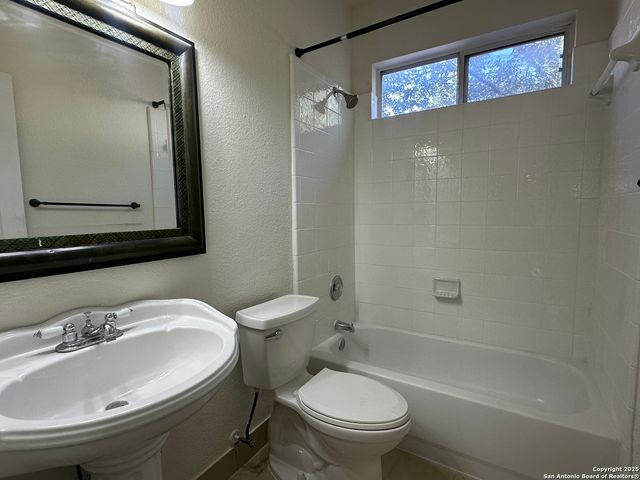 12360 Hart Crest, San Antonio, TX 78249