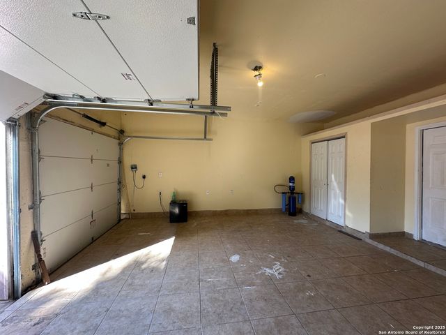 12360 Hart Crest, San Antonio, TX 78249