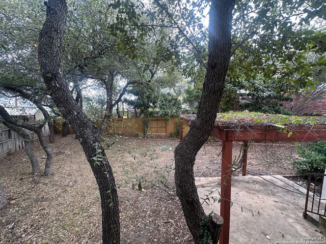 12360 Hart Crest, San Antonio, TX 78249