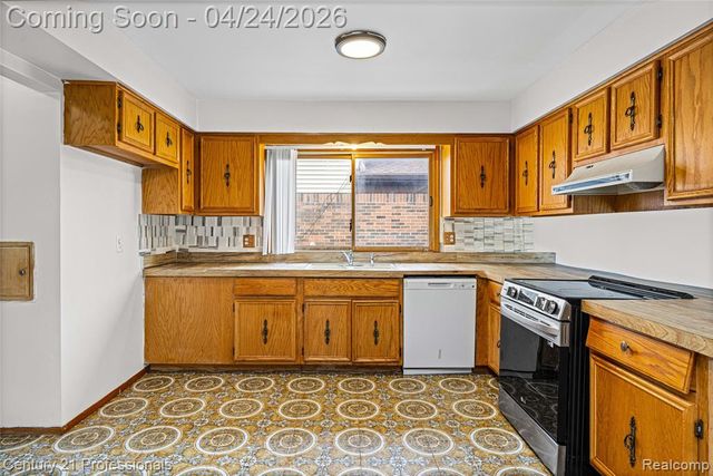 16129 Cambell Drive, Macomb, MI 48044