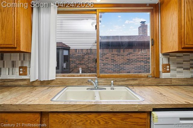 16129 Cambell Drive, Macomb, MI 48044