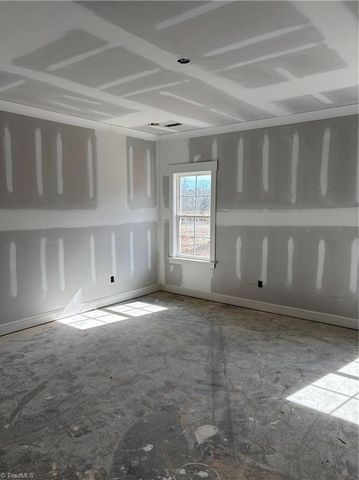 102 Sandpiper Drive, Lexington, NC 27295