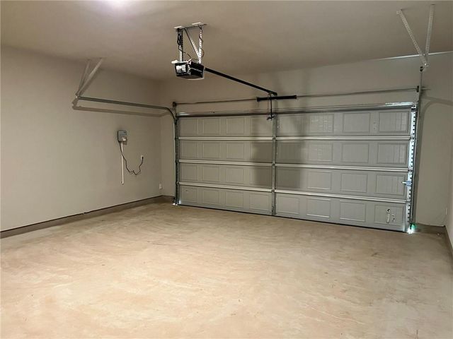 805 East ST, Hutto, TX 78634