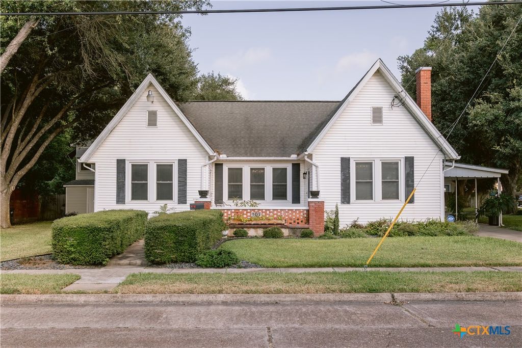 207 N Wheeler Street, Victoria, TX 77901