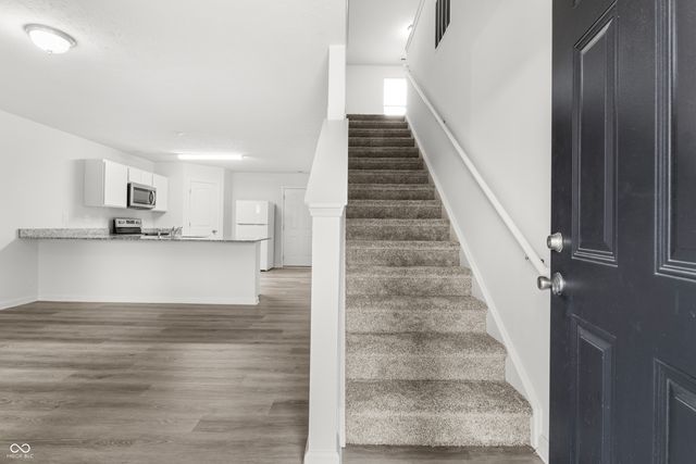 800 N 16th Street, Elwood, IN 46036