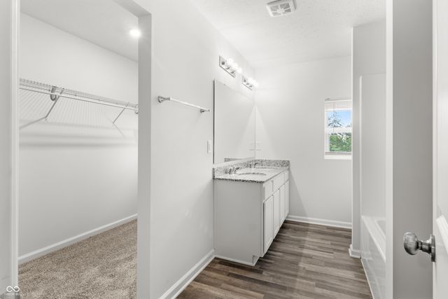 800 N 16th Street, Elwood, IN 46036