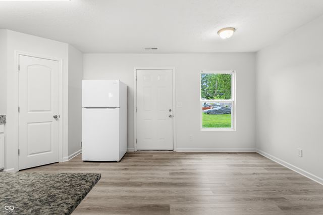 800 N 16th Street, Elwood, IN 46036