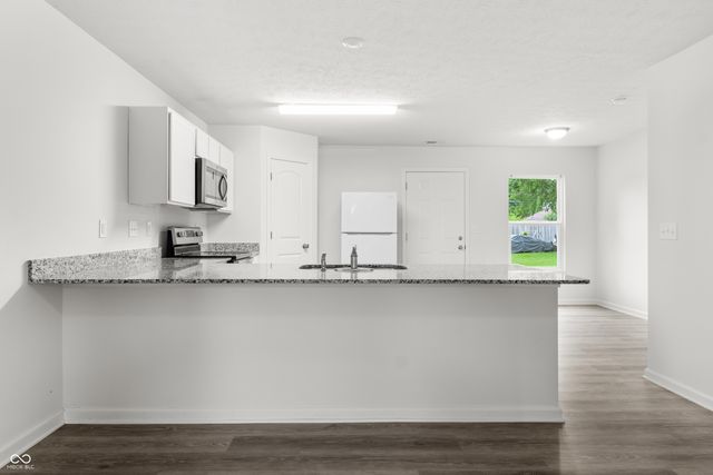 800 N 16th Street, Elwood, IN 46036