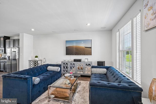28 ELLA LN, Mount Holly, NJ 08060