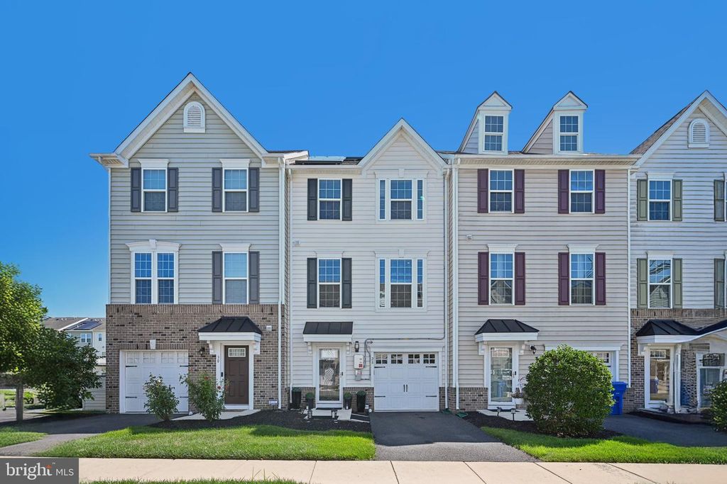 28 ELLA LN, Mount Holly, NJ 08060