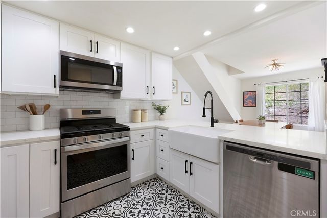 1326 W Park Western Drive 202, San Pedro, CA 90732