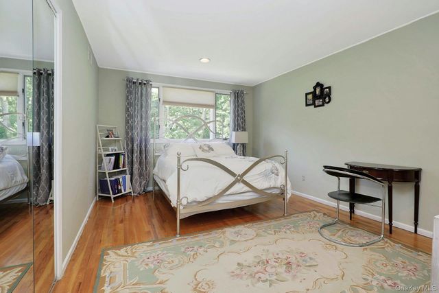 650 Bryant Avenue, Roslyn Harbor, NY 11576