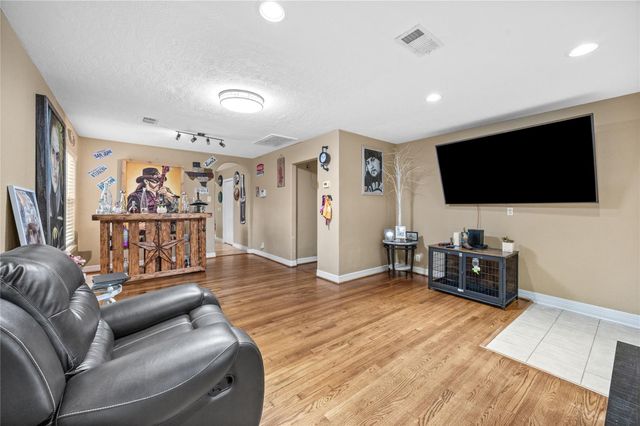 8112 Milredge Street, Houston, TX 77017