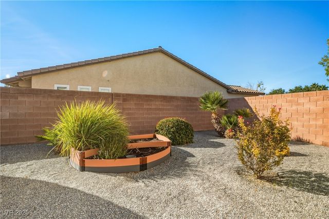 5661 East Fiore Drive, Pahrump, NV 89061