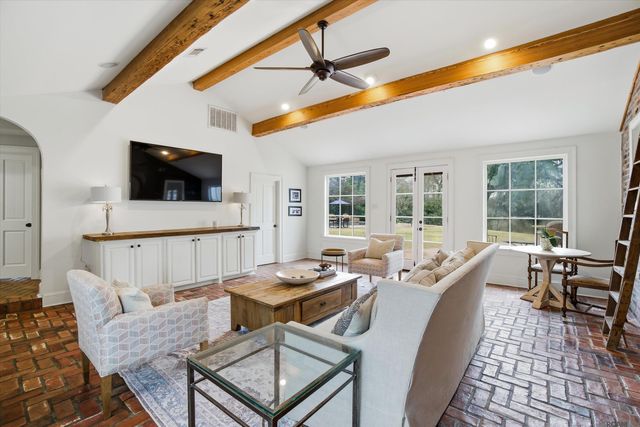 6222 Highland Rd, Baton Rouge, LA 70808