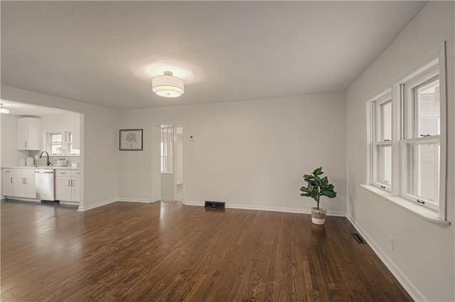 212 S High Street, Kansas City, MO 64054