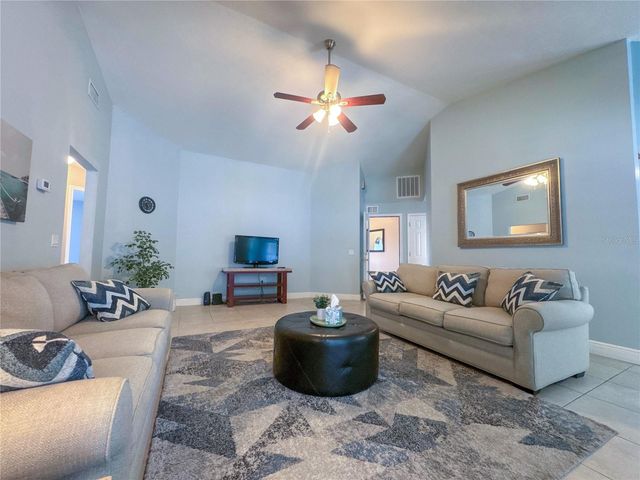 707 POWDER HORN ROW, Lakeland, FL 33809
