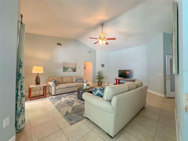 707 POWDER HORN ROW, Lakeland, FL 33809