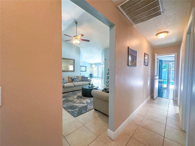 707 POWDER HORN ROW, Lakeland, FL 33809