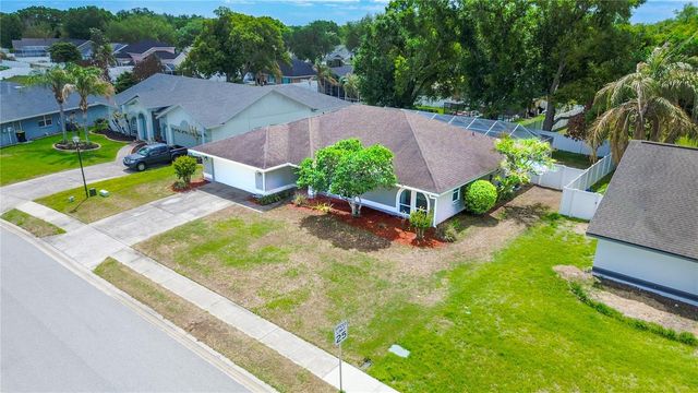 707 POWDER HORN ROW, Lakeland, FL 33809
