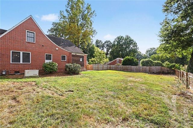 923 N Rotary Drive, High Point, NC 27262