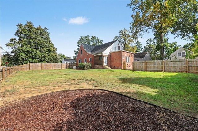 923 N Rotary Drive, High Point, NC 27262
