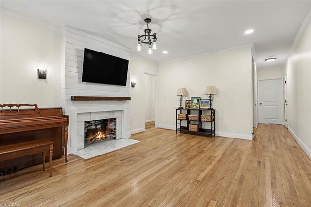 923 N Rotary Drive, High Point, NC 27262