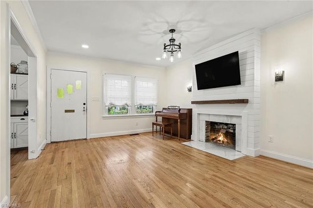 923 N Rotary Drive, High Point, NC 27262