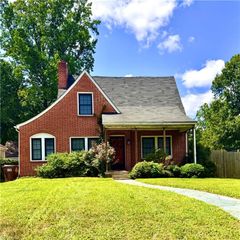 923 N Rotary Drive, High Point, NC 27262