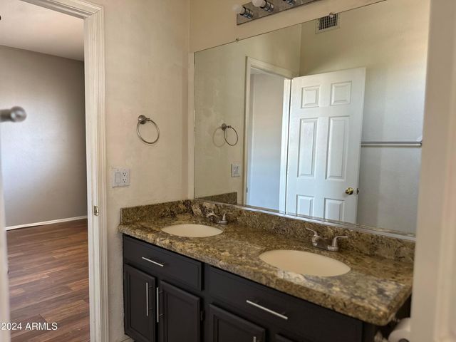 3320 N Lakeshore Court, Avondale, AZ 85392