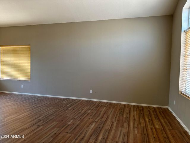 3320 N Lakeshore Court, Avondale, AZ 85392