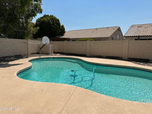3320 N Lakeshore Court, Avondale, AZ 85392