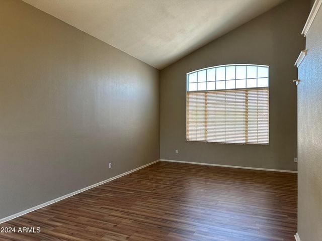3320 N Lakeshore Court, Avondale, AZ 85392