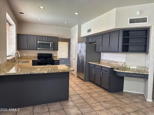 3320 N Lakeshore Court, Avondale, AZ 85392
