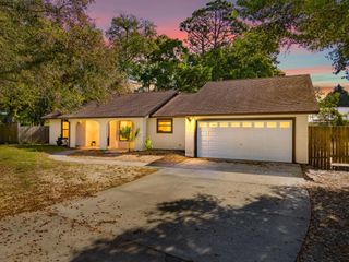 902 Laurel Oak Lane, Panama City, FL 32408